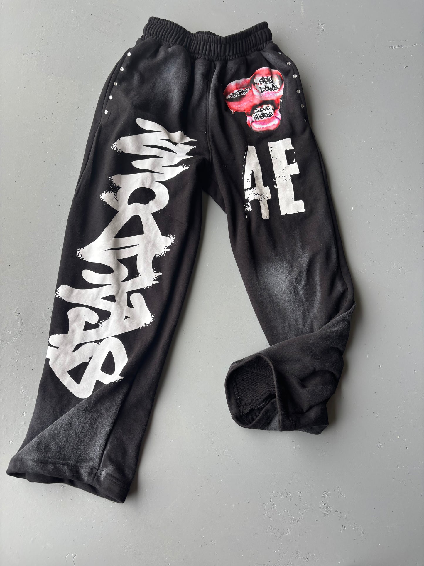 “BLACK” The Art of A Staydown Sweat